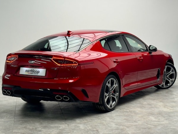 Used Kia Stinger 2017 for sale - 76184957: Photo 2