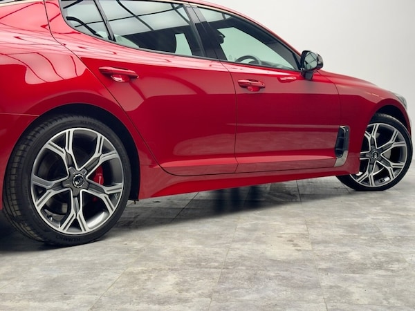 Used Kia Stinger 2017 for sale - 76184957: Photo 33