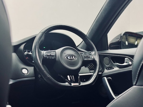 Used Kia Stinger 2017 for sale - 76184957: Photo 38
