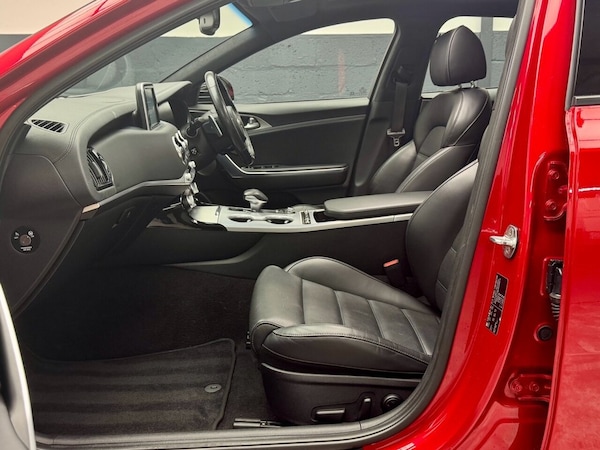 Used Kia Stinger 2017 for sale - 76184957: Photo 44