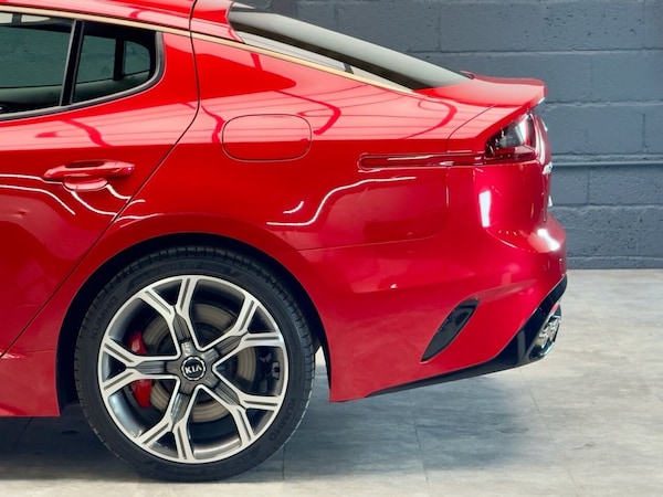 Used Kia Stinger 2017 for sale - 76184957: Photo 8