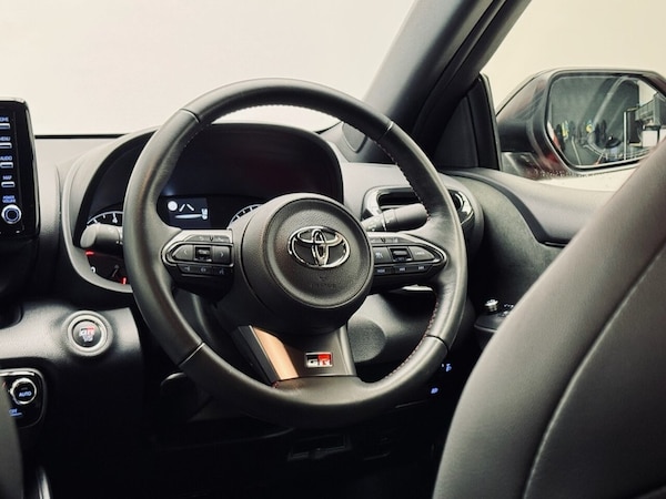 Used Toyota Yaris 2022 for sale - 76105544: Photo 14