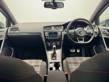 Used Volkswagen Golf 2015 for sale - 75937276: Photo