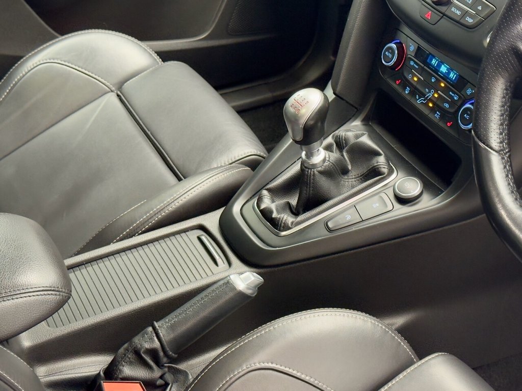 Used Ford Focus 2015 for sale - 76711619: Photo 17