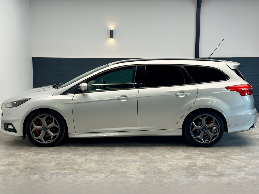 Used Ford Focus 2015 for sale - 76711619: Photo 24