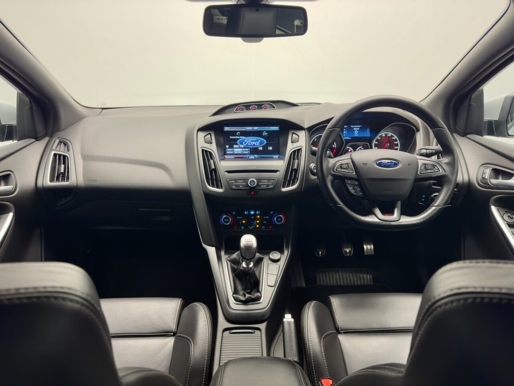 Used Ford Focus 2015 for sale - 76711619: Photo 4