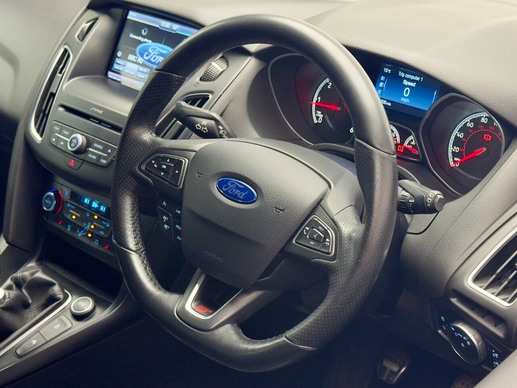 Used Ford Focus 2015 for sale - 76711619: Photo 9