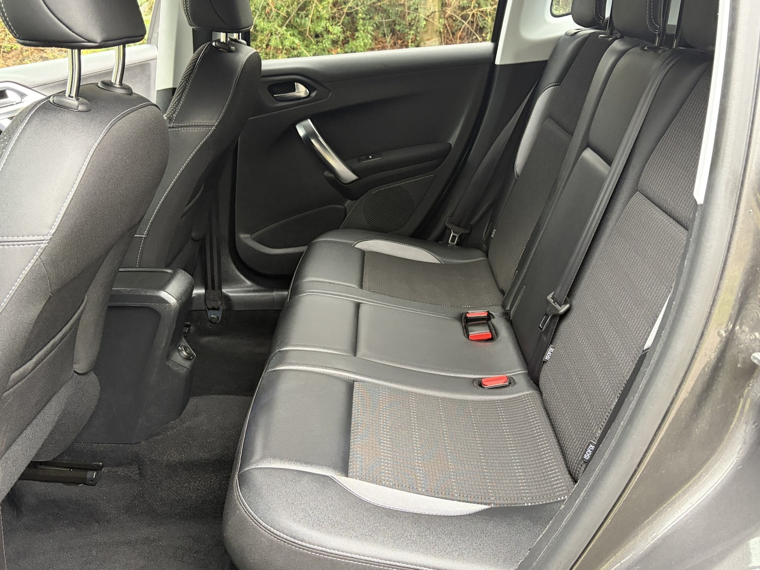 Used Peugeot 2008 2018 for sale - 76692807: Photo 28