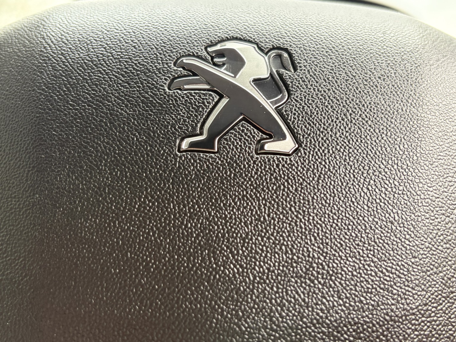 Used Peugeot 2008 2018 for sale - 76692807: Photo 44