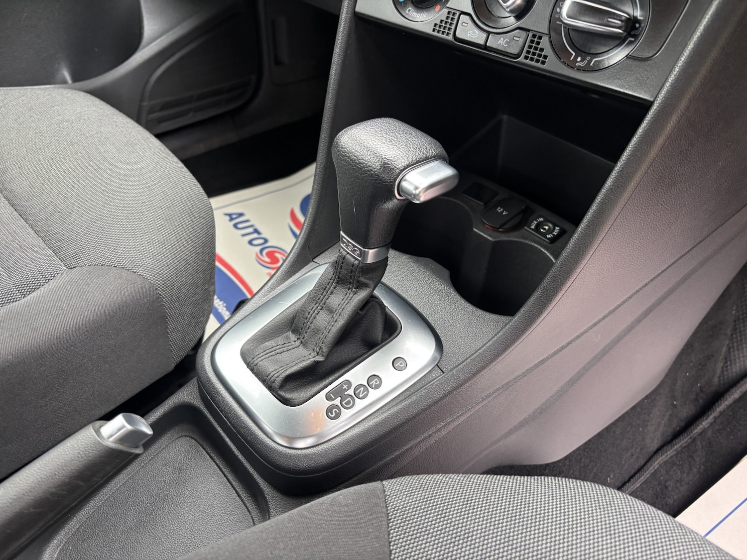 Used Volkswagen Polo 2010 for sale - 77061430: Photo 24