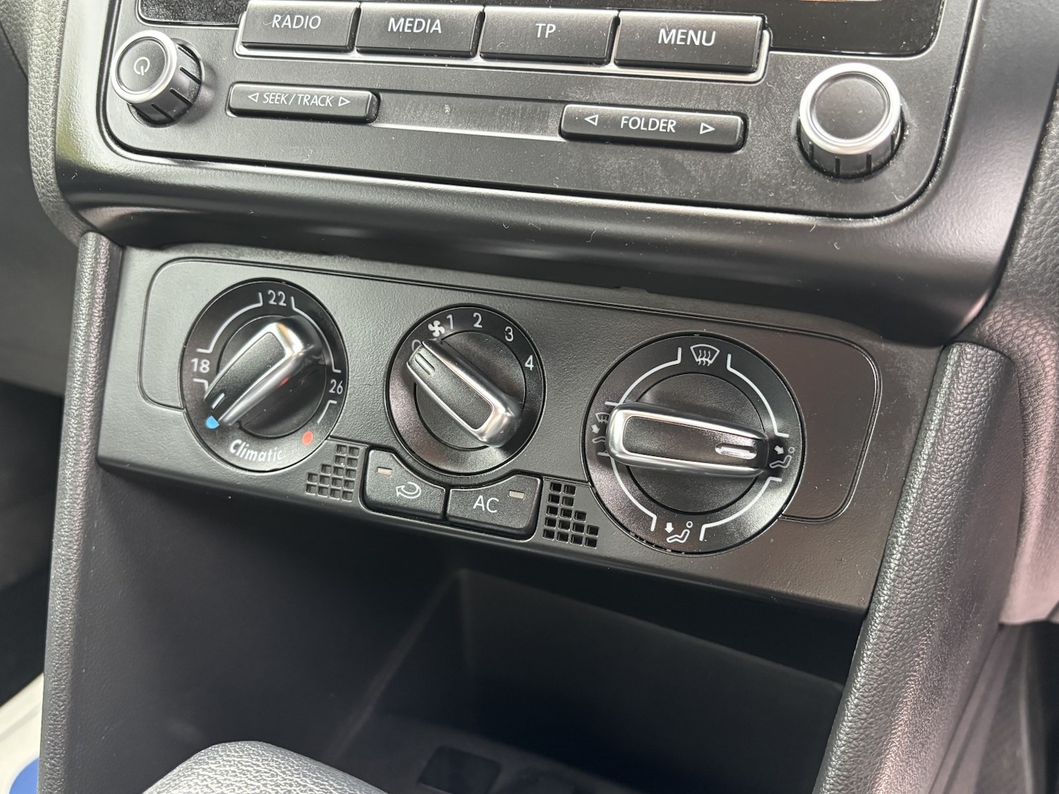 Used Volkswagen Polo 2010 for sale - 77061430: Photo 32