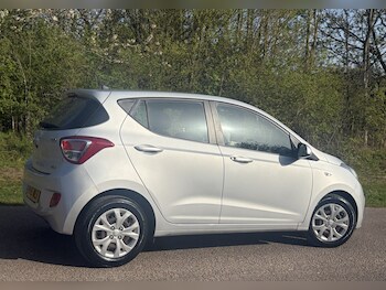Used Hyundai i10 2015 for sale - 78553577: Photo