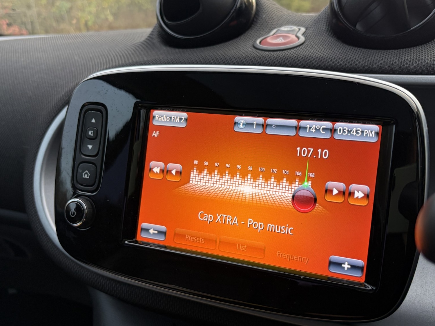 Used smart fortwo 2018 for sale - 76565144: Photo 45