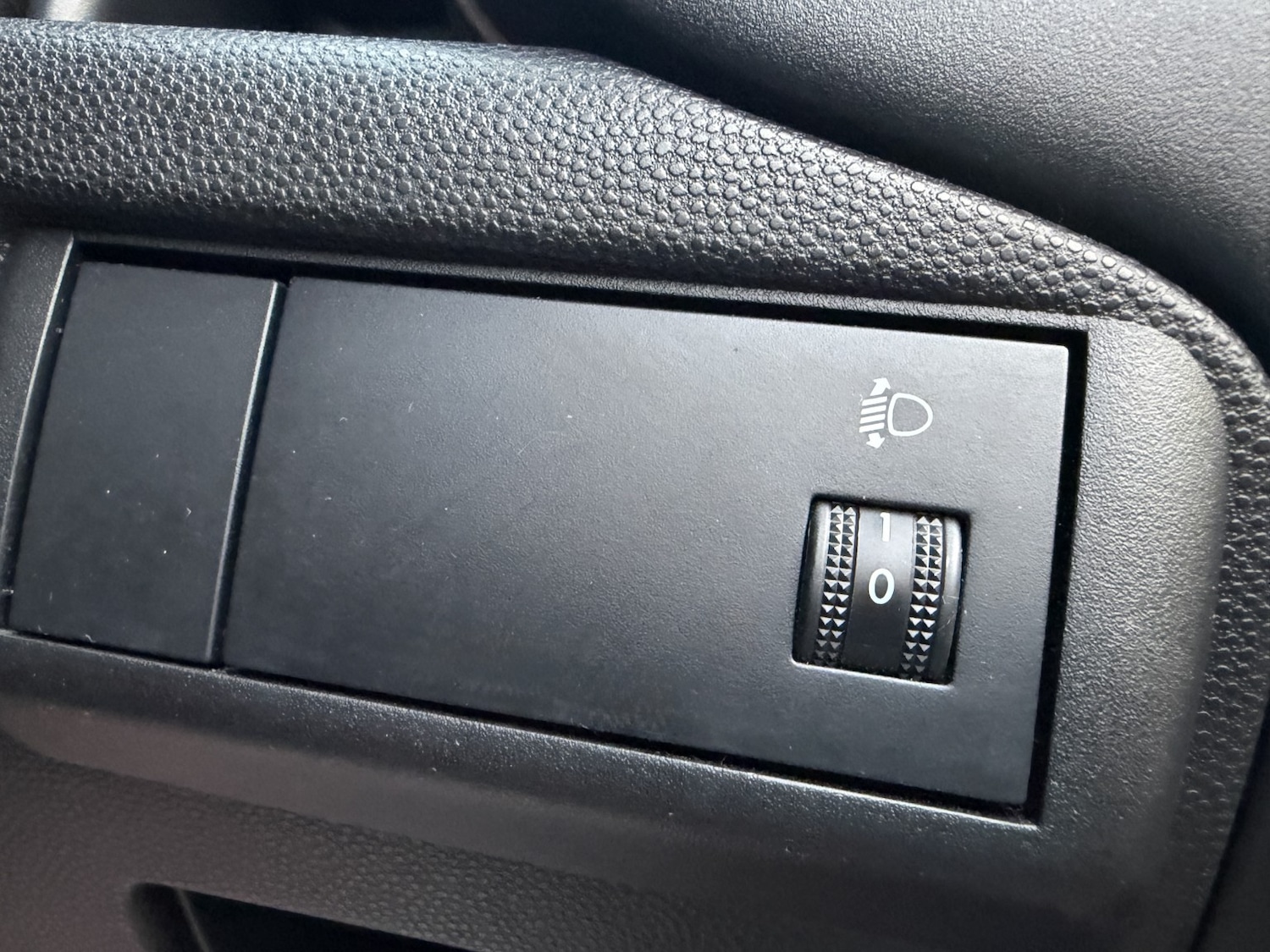 Used Mazda Mazda2 2012 for sale - 77973709: Photo 25