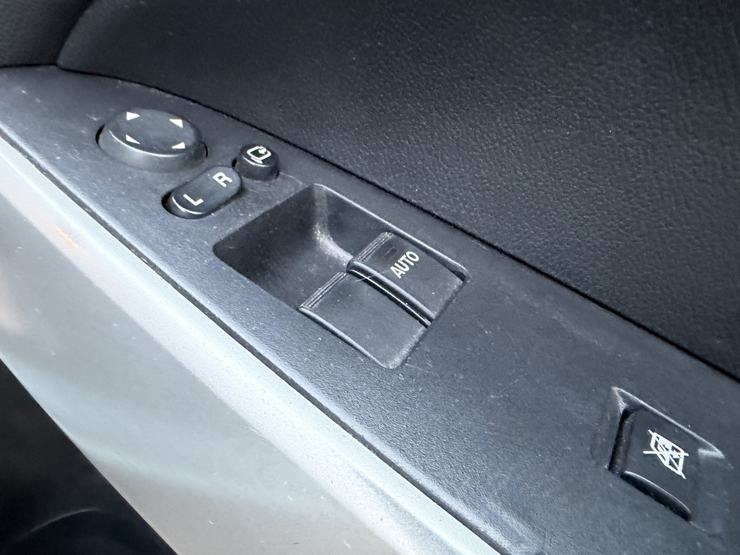 Used Mazda Mazda2 2012 for sale - 77973709: Photo 26