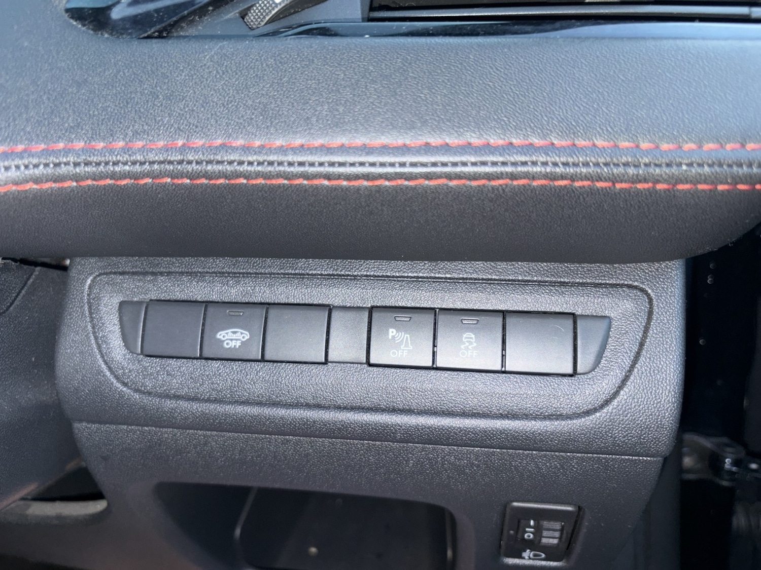 Used Peugeot 208 2013 for sale - 77282692: Photo 33