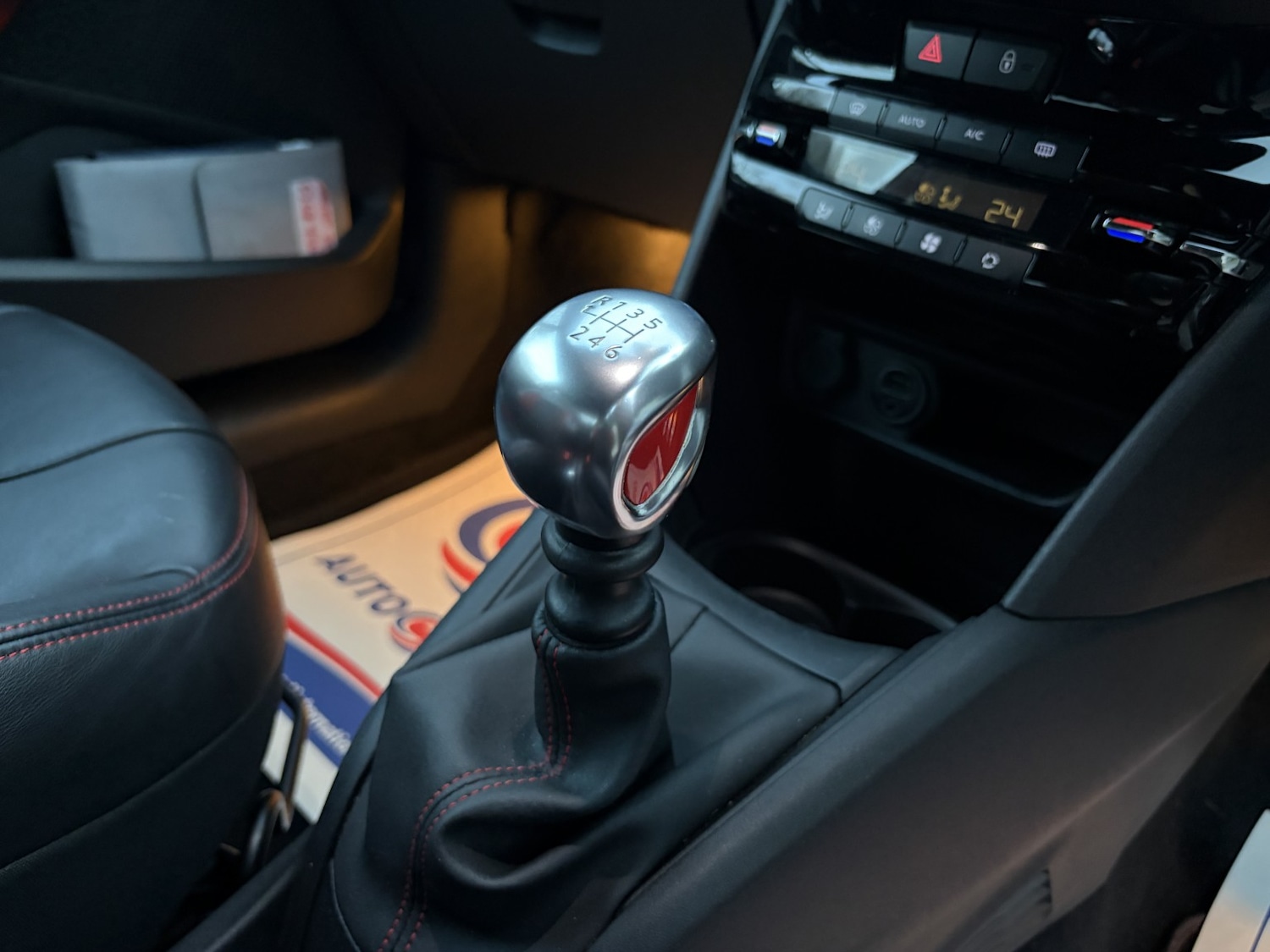 Used Peugeot 208 2013 for sale - 77282692: Photo 35