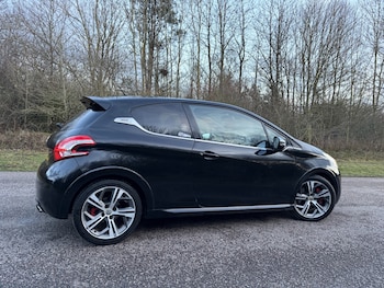 Used Peugeot 208 2013 for sale - 77282692: Photo