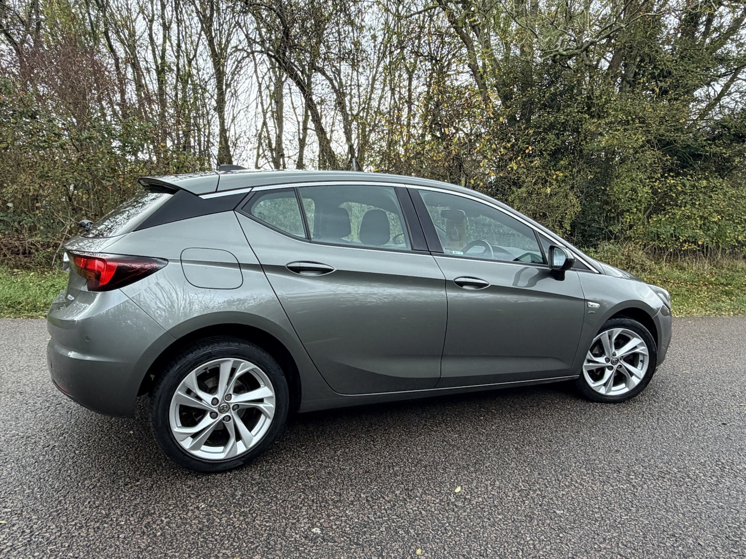 Used Vauxhall Astra 2017 for sale - 76553958: Photo 2