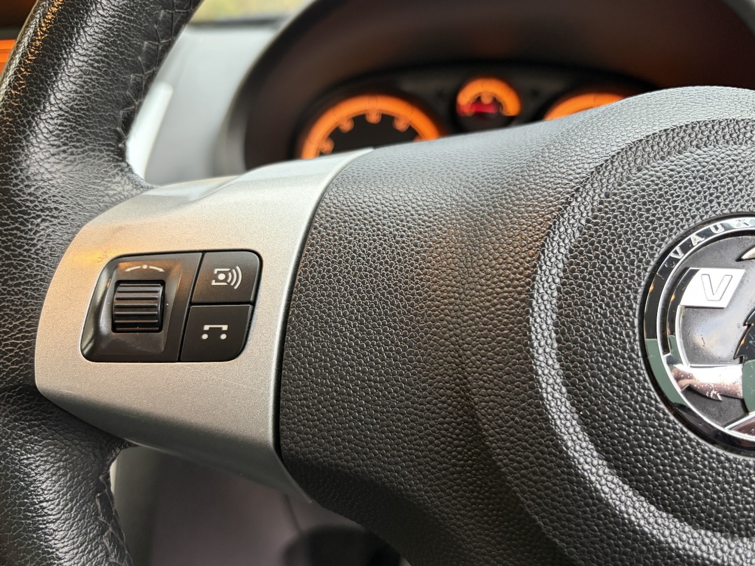 Used Vauxhall Corsa 2012 for sale - 76517762: Photo 4