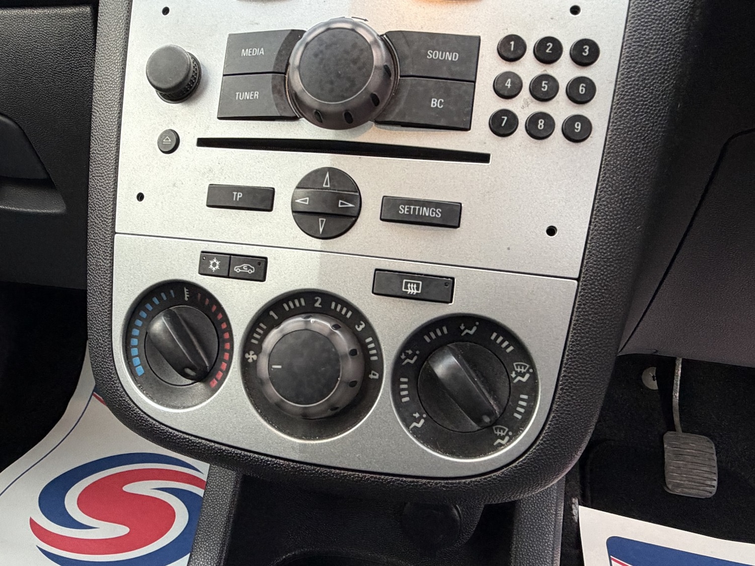 Used Vauxhall Corsa 2012 for sale - 76517762: Photo 9