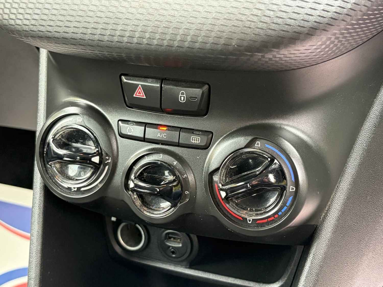 Used Peugeot 2008 2013 for sale - 76268495: Photo 41