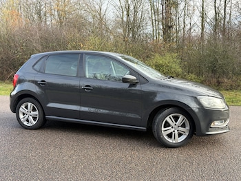 Used Volkswagen Polo 2016 for sale - 76904637: Photo