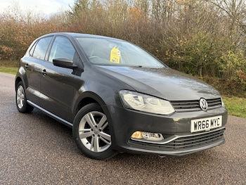 Used Volkswagen Polo 2016 for sale - 76904637: Photo