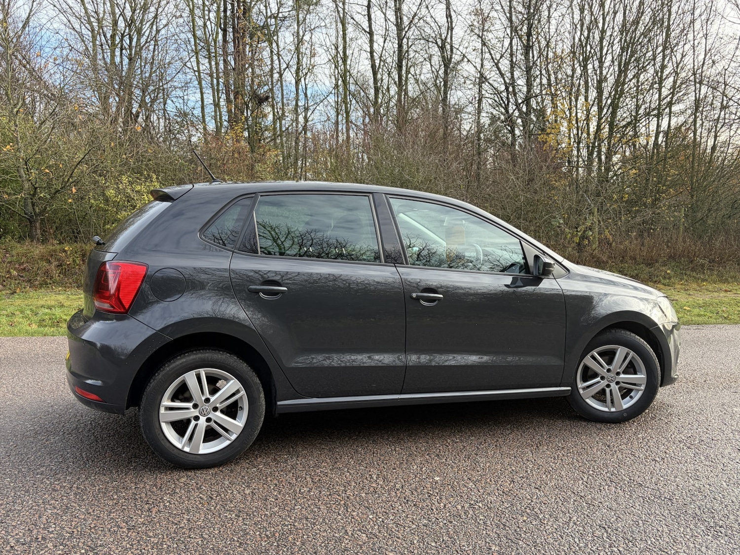 Used Volkswagen Polo 2016 for sale - 76904637: Photo 4