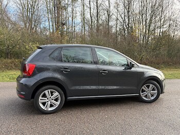 Used Volkswagen Polo 2016 for sale - 76904637: Photo