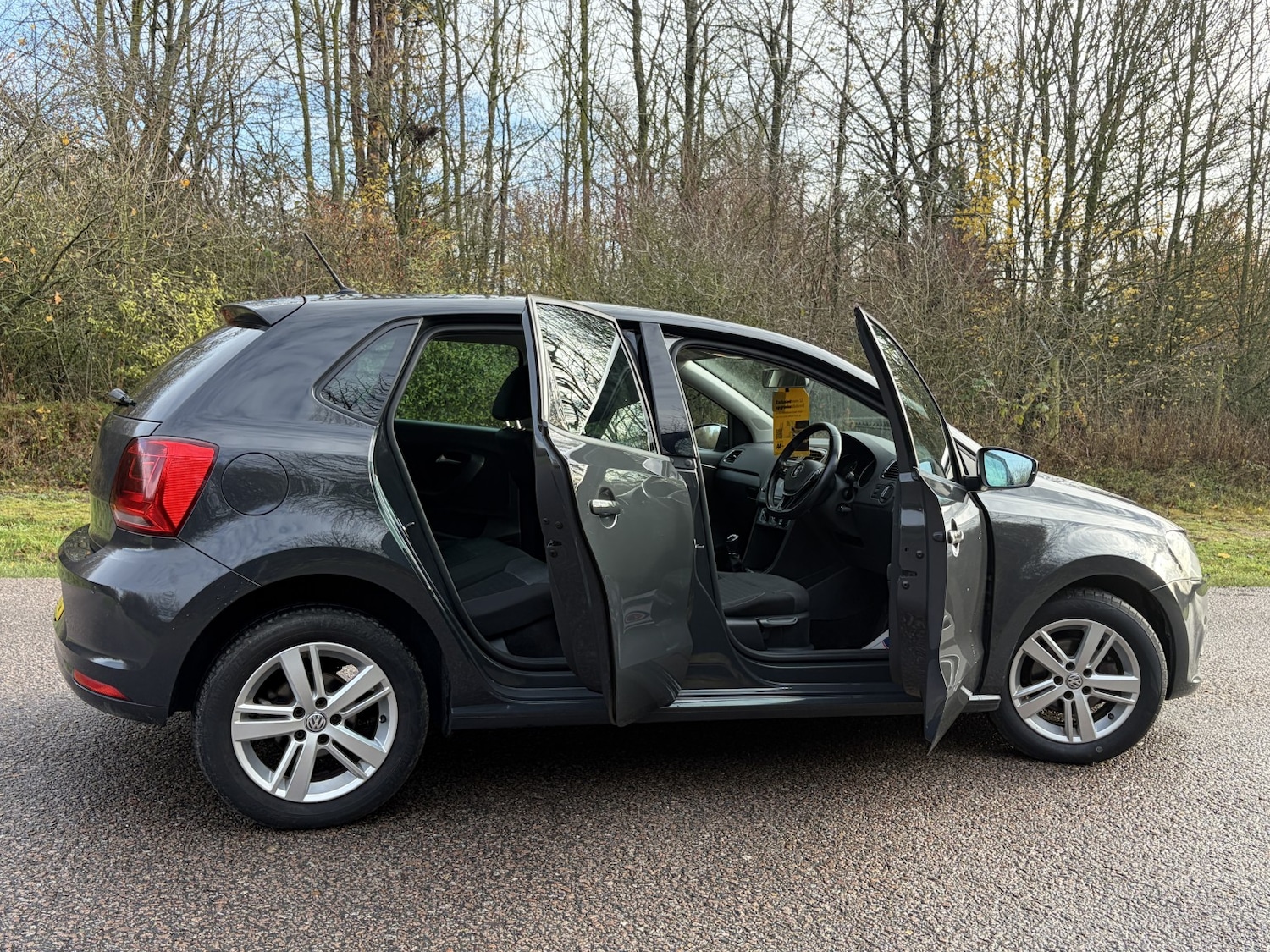 Used Volkswagen Polo 2016 for sale - 76904637: Photo 5