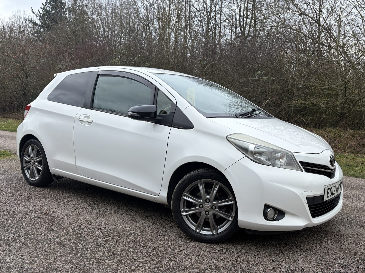 Used Toyota Yaris 2012 for sale - 77516119: Photo 2