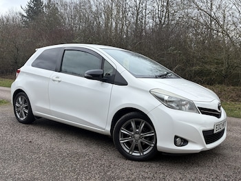 Used Toyota Yaris 2012 for sale - 77516119: Photo