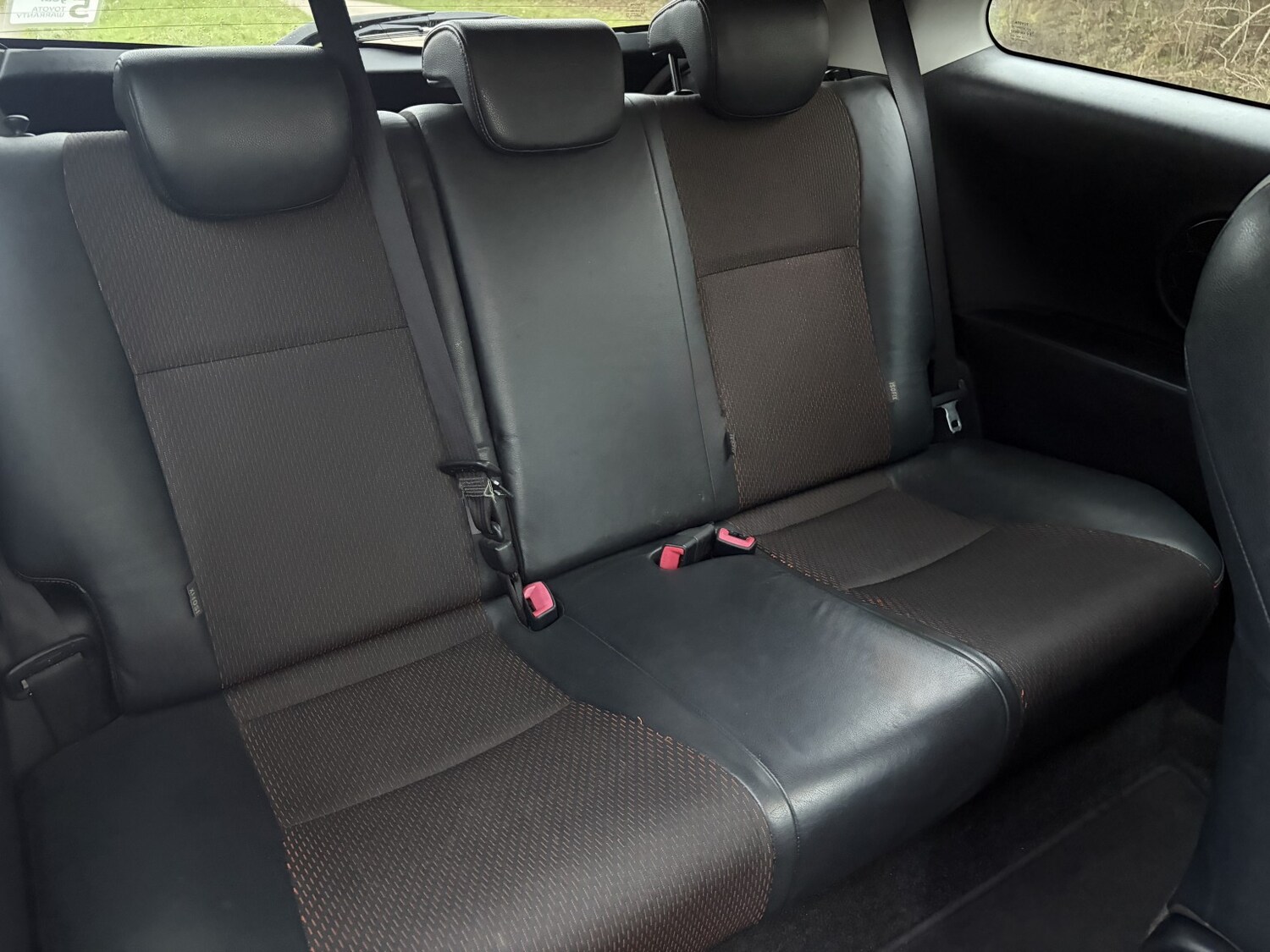 Used Toyota Yaris 2012 for sale - 77516119: Photo 30