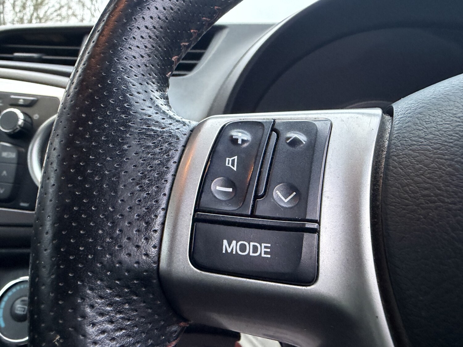 Used Toyota Yaris 2012 for sale - 77516119: Photo 38