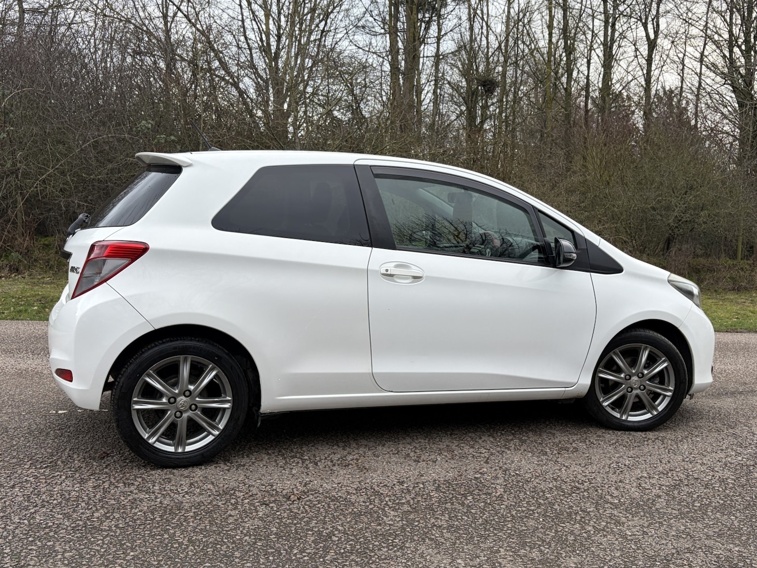 Used Toyota Yaris 2012 for sale - 77516119: Photo 4
