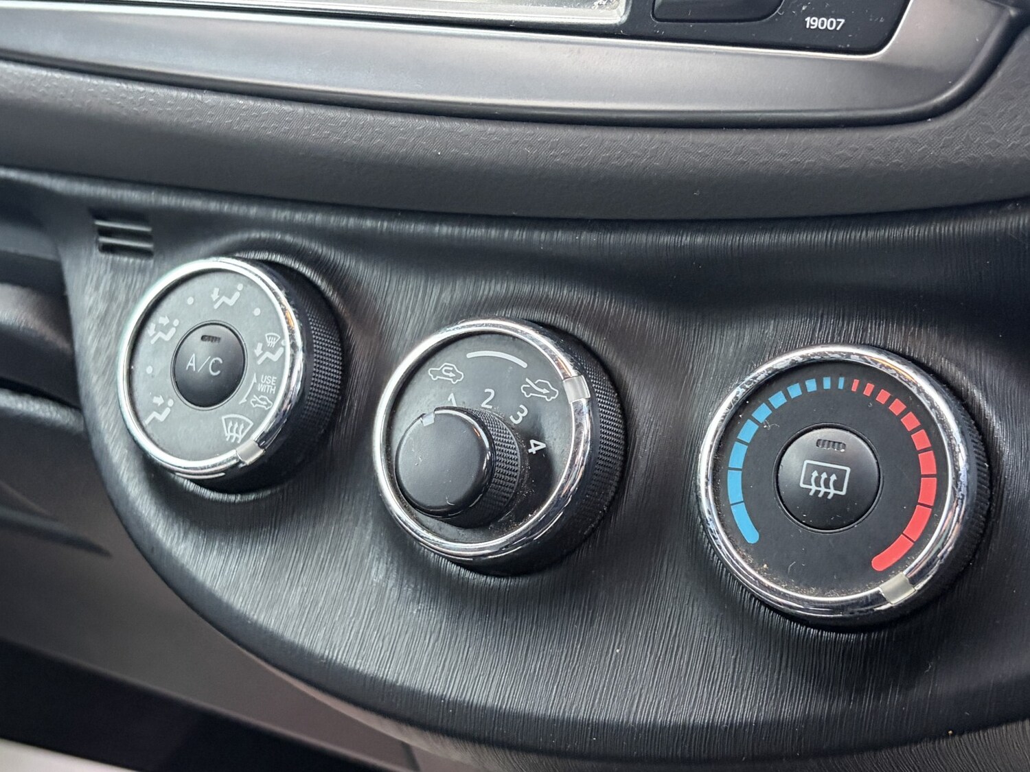 Used Toyota Yaris 2012 for sale - 77516119: Photo 44