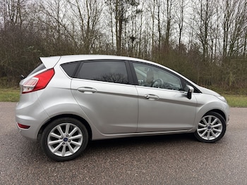 Used Ford Fiesta 2016 for sale - 77516120: Photo