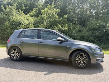 Used Volkswagen Golf 2017 for sale - 78992140: Photo