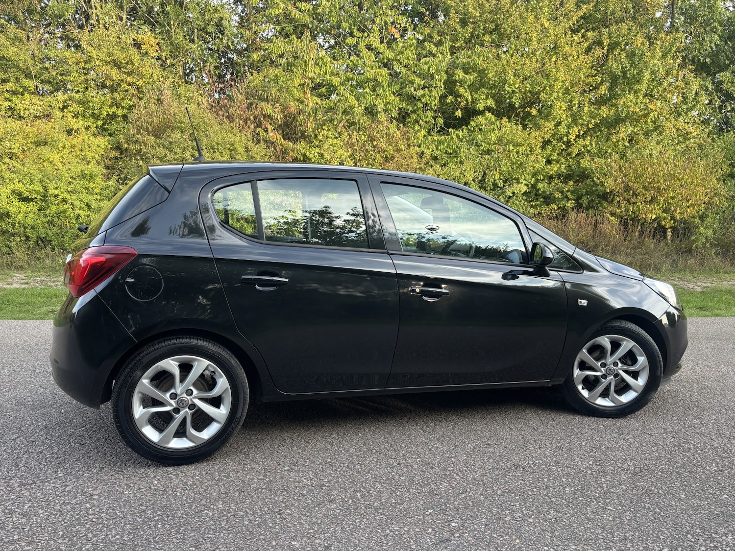 Used Vauxhall Corsa 2015 for sale - 76088702: Photo 3