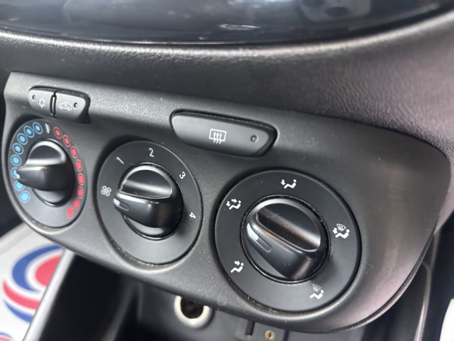 Used Vauxhall Corsa 2015 for sale - 76088702: Photo 34