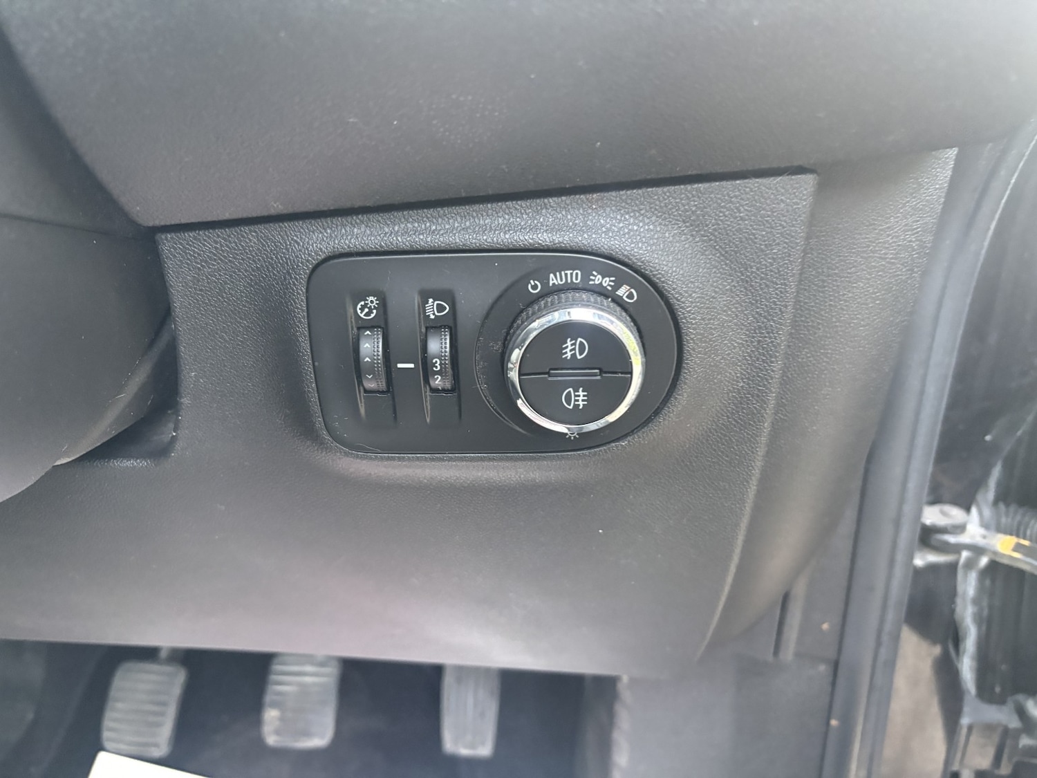 Used Vauxhall Corsa 2015 for sale - 76088702: Photo 35