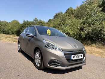 Used Peugeot 208 2016 for sale - 79391763: Photo
