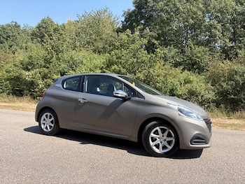Used Peugeot 208 2016 for sale - 79391763: Photo