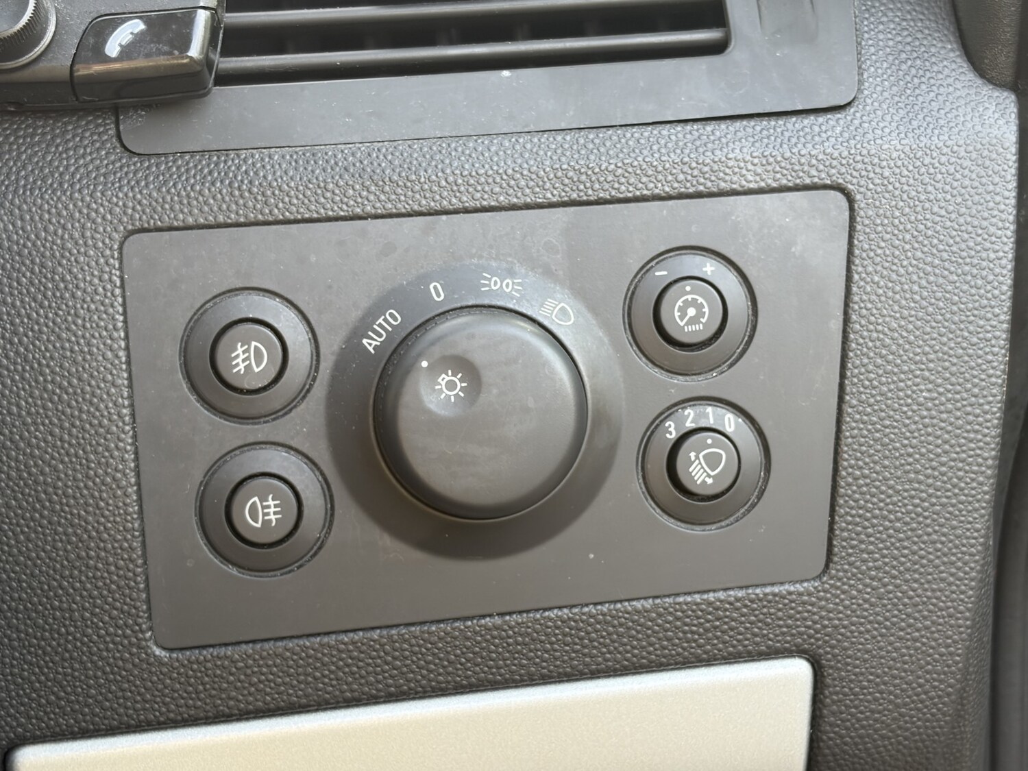 Used Vauxhall Zafira 2010 for sale - 77675665: Photo 38