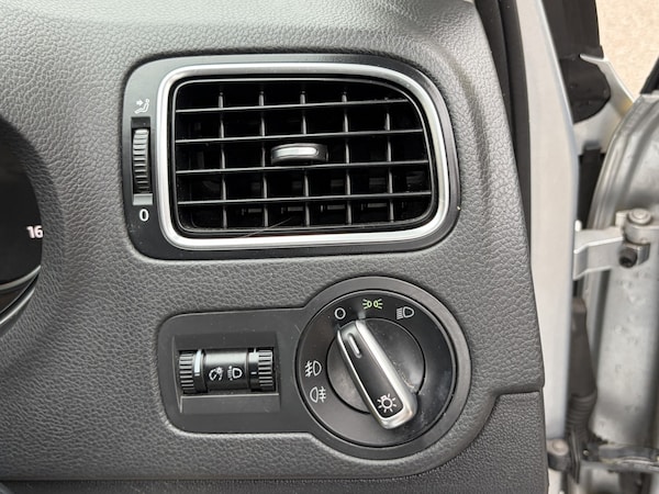 Used Volkswagen Polo 2010 for sale - 76262971: Photo 36