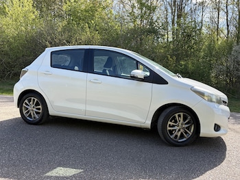 Used Toyota Yaris 2014 for sale - 78250106: Photo