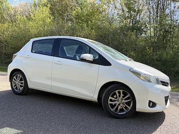 Used Toyota Yaris 2014 for sale - 78250106: Photo