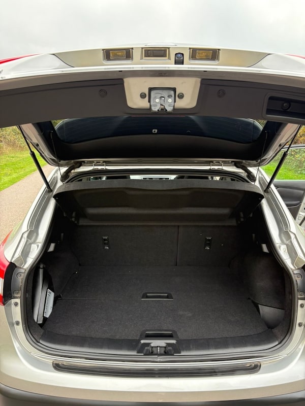 Used Nissan Qashqai 2015 for sale - 76242870: Photo 27