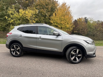 Used Nissan Qashqai 2015 for sale - 76242870: Photo 2